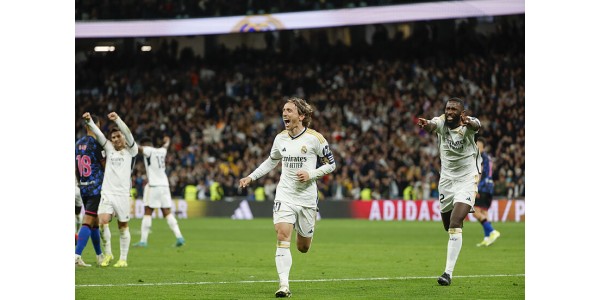 Real Madrid er ennå ikke helt sikre på å gi slipp på de to gamle spillerne